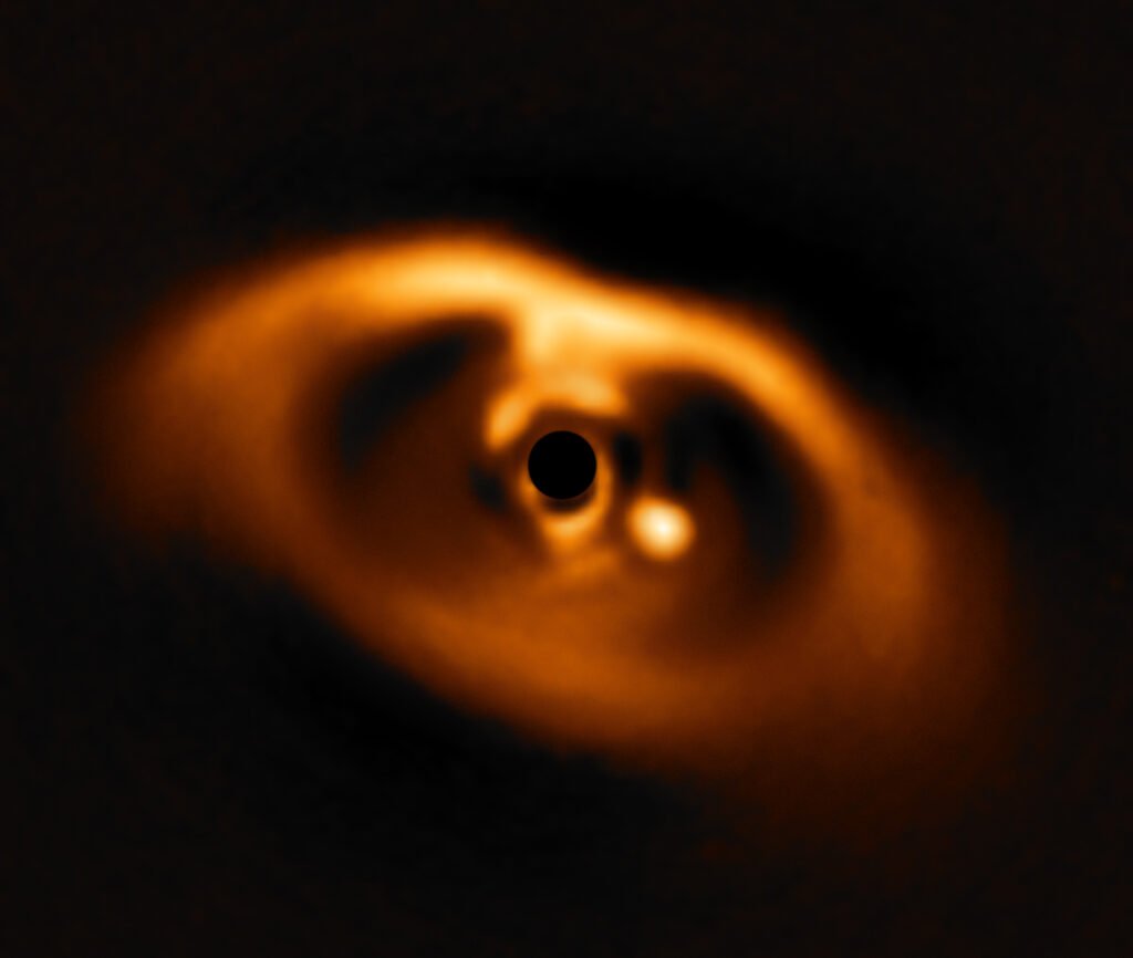 Système solaire : SPHERE image of the newborn planet PDS 70b